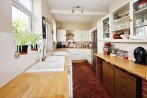 Kitchen- click for photo gallery